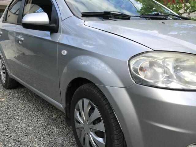 Серый Шевроле Авео, объемом двигателя 1.6 л и пробегом 280 тыс. км за 2500 $, фото 1 на Automoto.ua