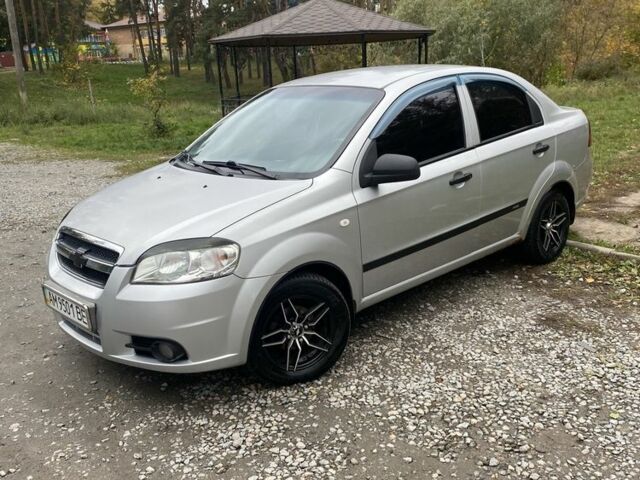 Серый Шевроле Авео, объемом двигателя 1.5 л и пробегом 235 тыс. км за 3900 $, фото 2 на Automoto.ua