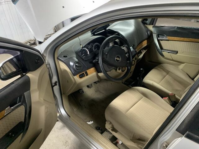 Серый Шевроле Авео, объемом двигателя 1.6 л и пробегом 190 тыс. км за 1600 $, фото 11 на Automoto.ua