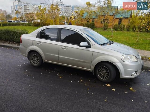 Серый Шевроле Авео, объемом двигателя 1.6 л и пробегом 290 тыс. км за 4000 $, фото 1 на Automoto.ua