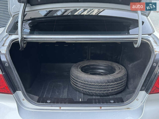 Сірий Шевроле Авео, об'ємом двигуна 1.6 л та пробігом 155 тис. км за 3599 $, фото 21 на Automoto.ua