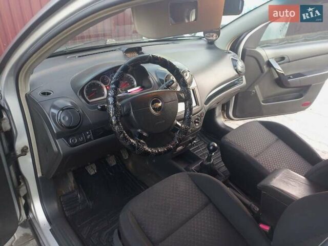 Сірий Шевроле Авео, об'ємом двигуна 1.5 л та пробігом 218 тис. км за 3000 $, фото 16 на Automoto.ua