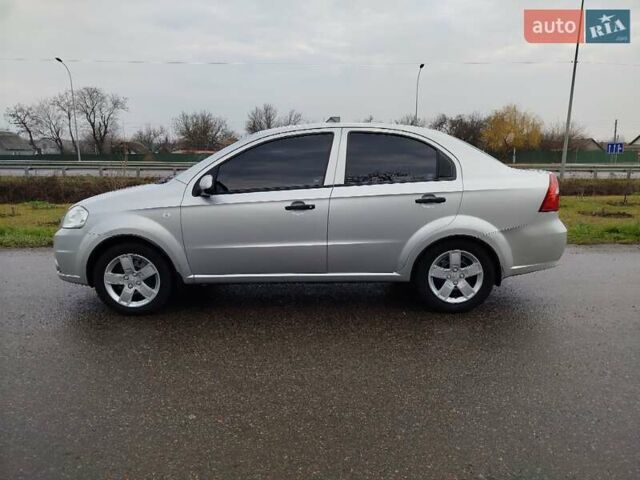 Серый Шевроле Авео, объемом двигателя 1.5 л и пробегом 183 тыс. км за 4200 $, фото 2 на Automoto.ua