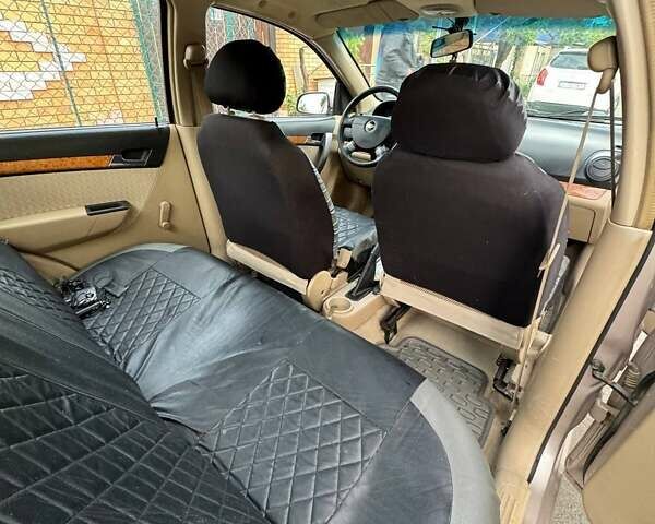 Серый Шевроле Авео, объемом двигателя 1.6 л и пробегом 106 тыс. км за 4700 $, фото 7 на Automoto.ua