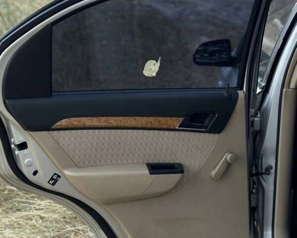 Серый Шевроле Авео, объемом двигателя 1.6 л и пробегом 240 тыс. км за 3100 $, фото 13 на Automoto.ua