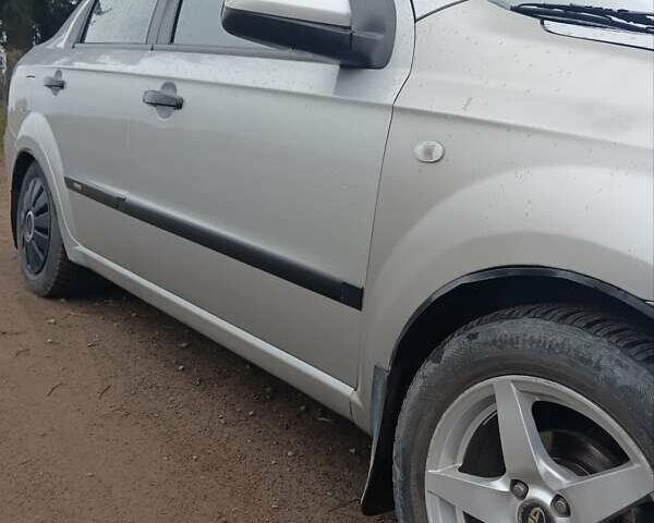 Сірий Шевроле Авео, об'ємом двигуна 1.6 л та пробігом 240 тис. км за 4000 $, фото 28 на Automoto.ua