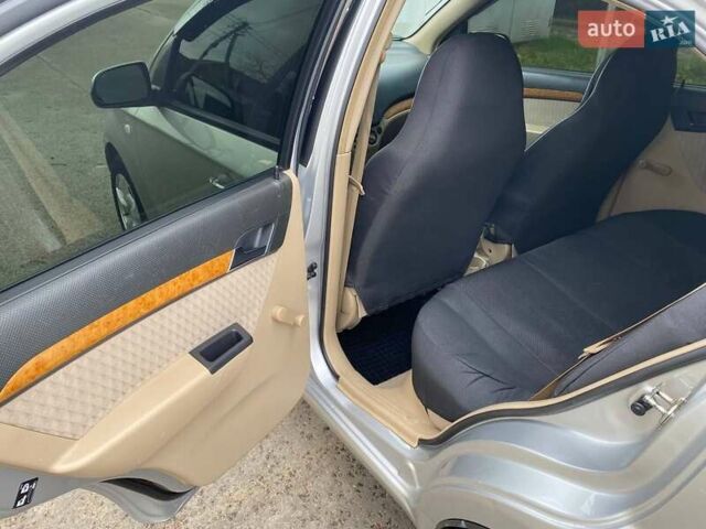 Серый Шевроле Авео, объемом двигателя 1.6 л и пробегом 180 тыс. км за 3500 $, фото 11 на Automoto.ua