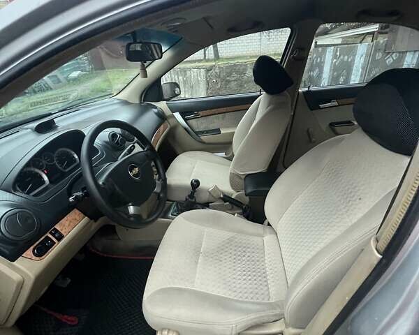Сірий Шевроле Авео, об'ємом двигуна 1.6 л та пробігом 353 тис. км за 4000 $, фото 10 на Automoto.ua