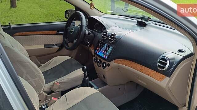 Серый Шевроле Авео, объемом двигателя 1.6 л и пробегом 160 тыс. км за 4500 $, фото 9 на Automoto.ua