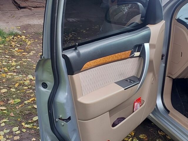 Серый Шевроле Авео, объемом двигателя 1.6 л и пробегом 197 тыс. км за 3500 $, фото 6 на Automoto.ua