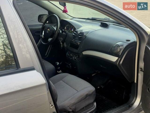 Сірий Шевроле Авео, об'ємом двигуна 1.5 л та пробігом 236 тис. км за 3750 $, фото 17 на Automoto.ua