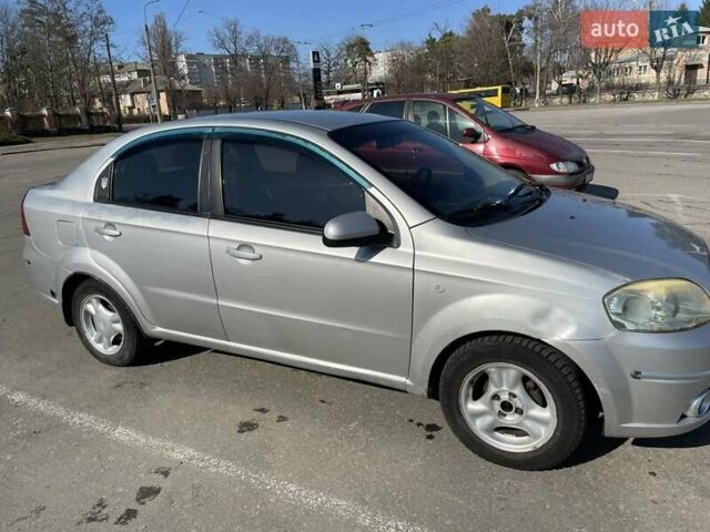 Серый Шевроле Авео, объемом двигателя 1.6 л и пробегом 245 тыс. км за 2800 $, фото 3 на Automoto.ua
