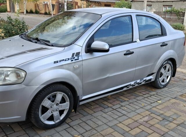 Сірий Шевроле Авео, об'ємом двигуна 1.5 л та пробігом 398 тис. км за 2850 $, фото 4 на Automoto.ua