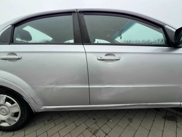 Сірий Шевроле Авео, об'ємом двигуна 1.6 л та пробігом 353 тис. км за 4000 $, фото 5 на Automoto.ua
