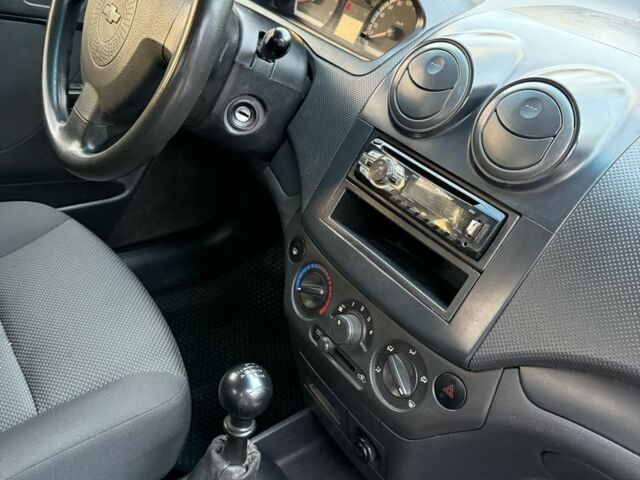 Серый Шевроле Авео, объемом двигателя 1.5 л и пробегом 350 тыс. км за 3200 $, фото 9 на Automoto.ua