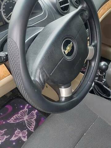 Серый Шевроле Авео, объемом двигателя 1.6 л и пробегом 282 тыс. км за 3500 $, фото 4 на Automoto.ua