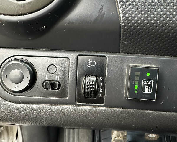 Сірий Шевроле Авео, об'ємом двигуна 1.5 л та пробігом 245 тис. км за 3500 $, фото 23 на Automoto.ua