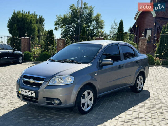 Сірий Шевроле Авео, об'ємом двигуна 1.5 л та пробігом 165 тис. км за 4800 $, фото 2 на Automoto.ua