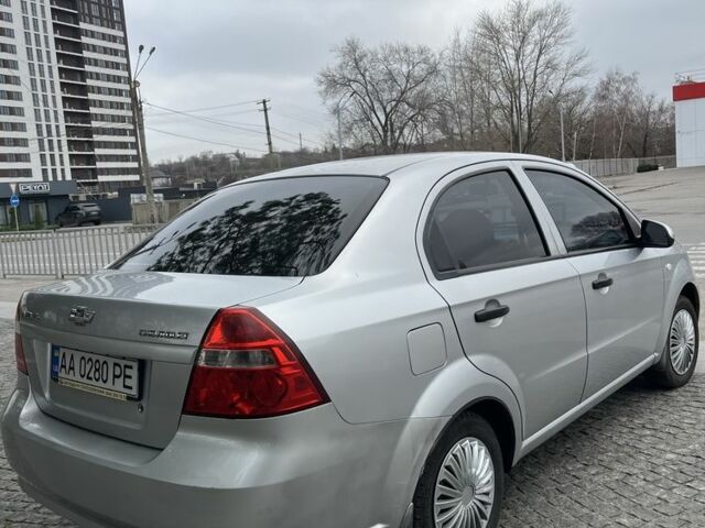 Серый Шевроле Авео, объемом двигателя 1.5 л и пробегом 240 тыс. км за 3300 $, фото 5 на Automoto.ua