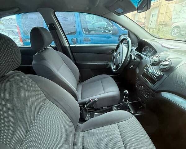Сірий Шевроле Авео, об'ємом двигуна 1.5 л та пробігом 175 тис. км за 4500 $, фото 4 на Automoto.ua