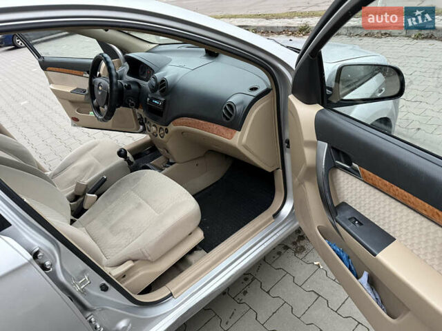 Сірий Шевроле Авео, об'ємом двигуна 1.6 л та пробігом 177 тис. км за 2999 $, фото 22 на Automoto.ua