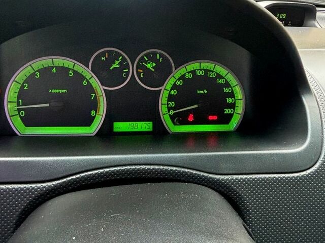 Серый Шевроле Авео, объемом двигателя 1.6 л и пробегом 198 тыс. км за 3700 $, фото 7 на Automoto.ua