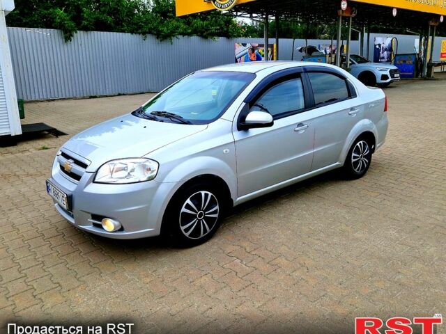 Сірий Шевроле Авео, об'ємом двигуна 1.6 л та пробігом 220 тис. км за 4200 $, фото 1 на Automoto.ua