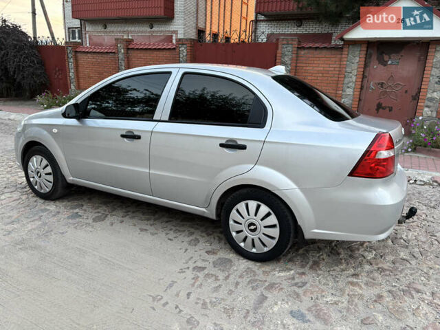 Серый Шевроле Авео, объемом двигателя 1.5 л и пробегом 165 тыс. км за 4900 $, фото 2 на Automoto.ua