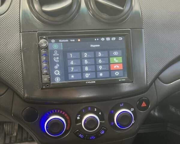 Серый Шевроле Авео, объемом двигателя 1.5 л и пробегом 199 тыс. км за 4200 $, фото 7 на Automoto.ua