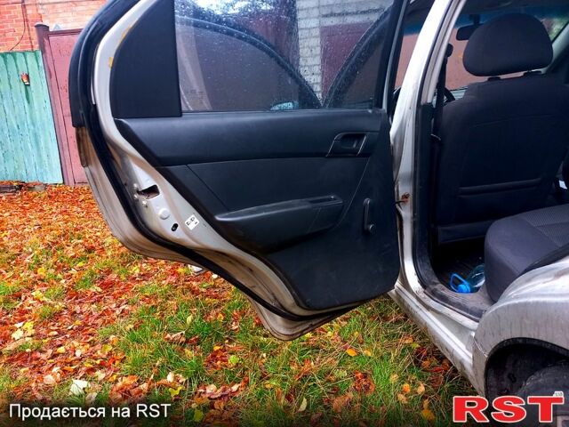 Серый Шевроле Авео, объемом двигателя 1.5 л и пробегом 400 тыс. км за 1300 $, фото 5 на Automoto.ua