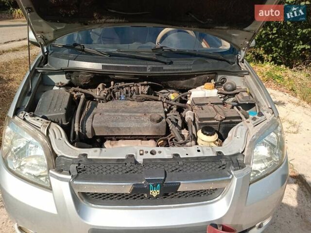 Серый Шевроле Авео, объемом двигателя 1.6 л и пробегом 200 тыс. км за 4300 $, фото 1 на Automoto.ua