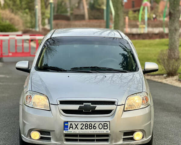 Серый Шевроле Авео, объемом двигателя 1.6 л и пробегом 220 тыс. км за 3300 $, фото 5 на Automoto.ua