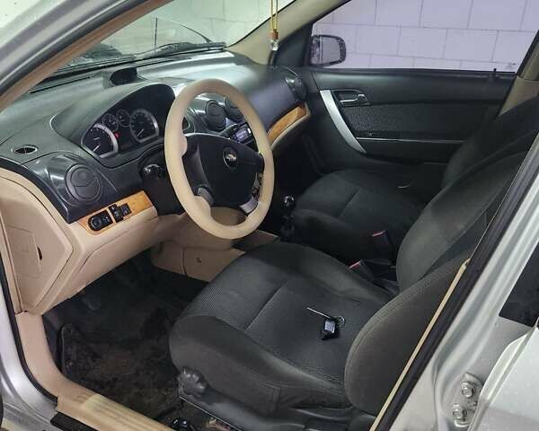 Серый Шевроле Авео, объемом двигателя 0 л и пробегом 280 тыс. км за 3900 $, фото 3 на Automoto.ua