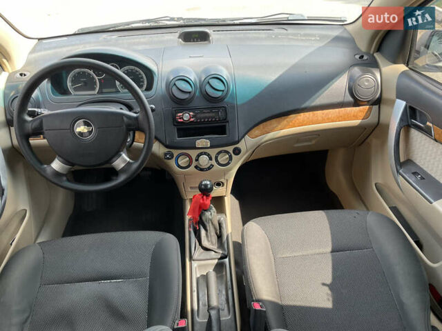 Сірий Шевроле Авео, об'ємом двигуна 1.6 л та пробігом 207 тис. км за 3450 $, фото 5 на Automoto.ua