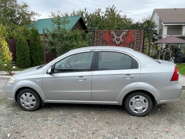 Серый Шевроле Авео, объемом двигателя 1.6 л и пробегом 260 тыс. км за 3000 $, фото 2 на Automoto.ua