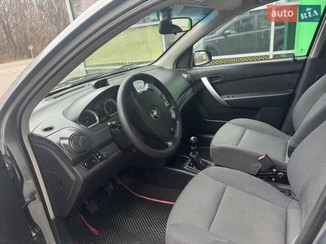 Серый Шевроле Авео, объемом двигателя 1.5 л и пробегом 154 тыс. км за 4800 $, фото 12 на Automoto.ua