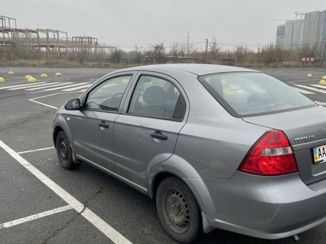 Серый Шевроле Авео, объемом двигателя 1.5 л и пробегом 204 тыс. км за 2800 $, фото 2 на Automoto.ua