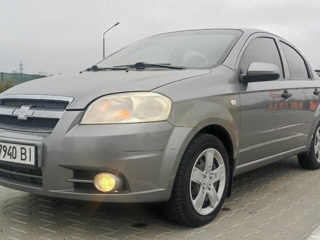 Серый Шевроле Авео, объемом двигателя 1.5 л и пробегом 244 тыс. км за 4600 $, фото 2 на Automoto.ua