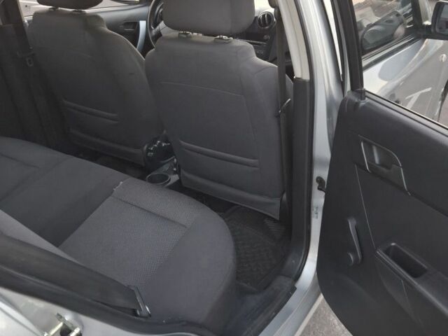 Серый Шевроле Авео, объемом двигателя 1.2 л и пробегом 200 тыс. км за 3500 $, фото 4 на Automoto.ua