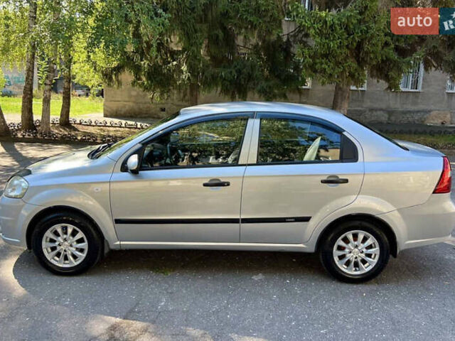 Серый Шевроле Авео, объемом двигателя 1.6 л и пробегом 141 тыс. км за 5000 $, фото 3 на Automoto.ua