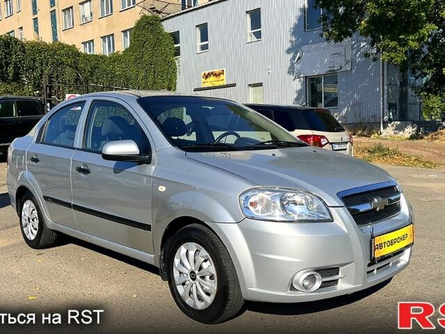 Серый Шевроле Авео, объемом двигателя 1.5 л и пробегом 118 тыс. км за 4990 $, фото 1 на Automoto.ua