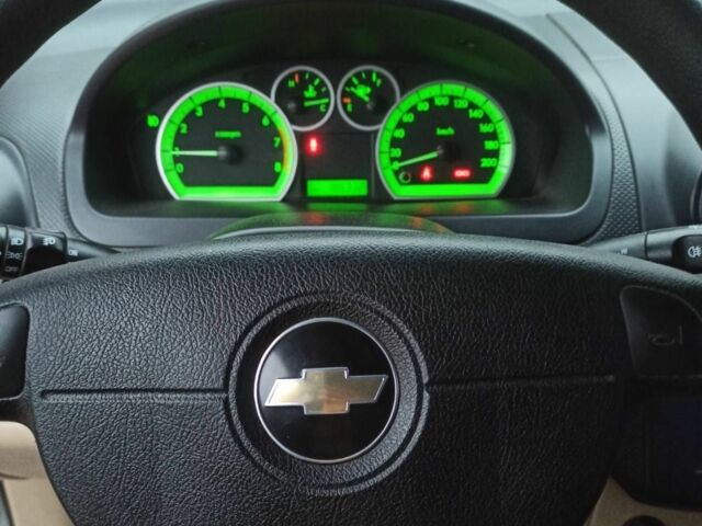 Серый Шевроле Авео, объемом двигателя 1.6 л и пробегом 186 тыс. км за 5000 $, фото 8 на Automoto.ua