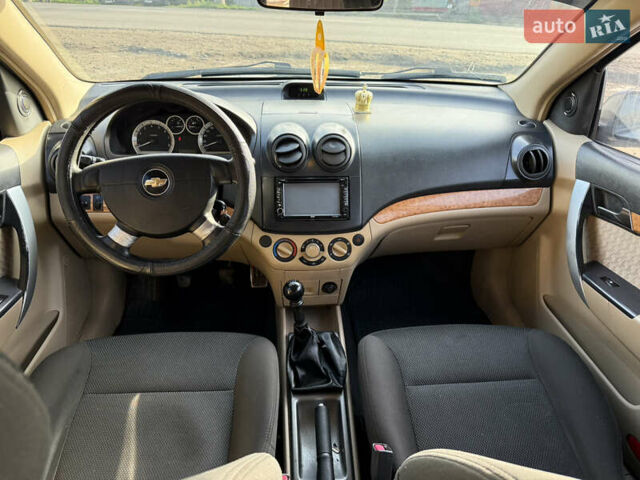 Серый Шевроле Авео, объемом двигателя 1.6 л и пробегом 182 тыс. км за 3600 $, фото 9 на Automoto.ua