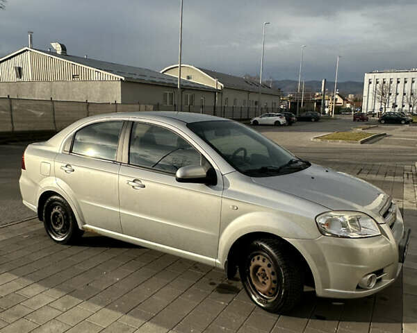 Серый Шевроле Авео, объемом двигателя 1.6 л и пробегом 87 тыс. км за 4800 $, фото 2 на Automoto.ua