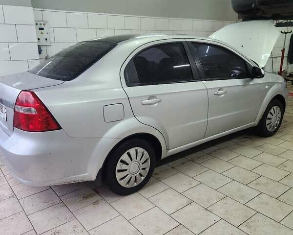 Серый Шевроле Авео, объемом двигателя 0 л и пробегом 280 тыс. км за 3900 $, фото 1 на Automoto.ua