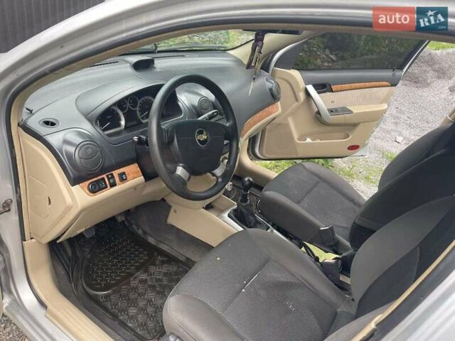 Серый Шевроле Авео, объемом двигателя 1.6 л и пробегом 330 тыс. км за 3500 $, фото 1 на Automoto.ua
