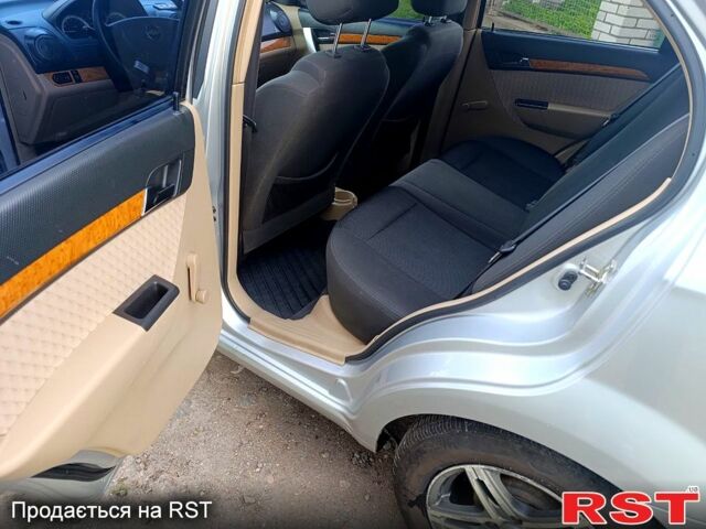 Серый Шевроле Авео, объемом двигателя 1.6 л и пробегом 167 тыс. км за 4500 $, фото 3 на Automoto.ua