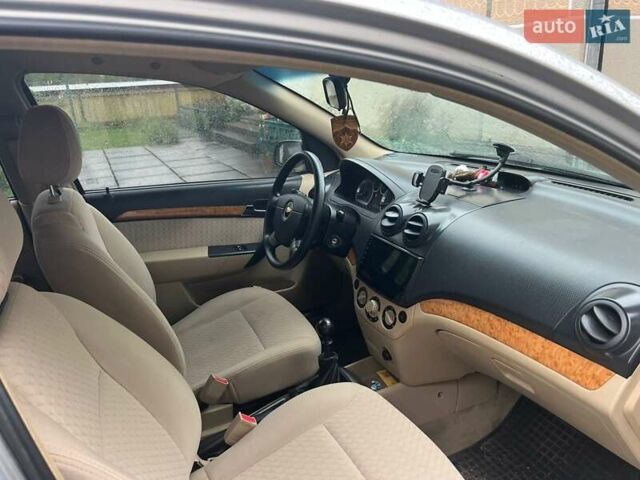 Серый Шевроле Авео, объемом двигателя 1.6 л и пробегом 110 тыс. км за 4500 $, фото 5 на Automoto.ua