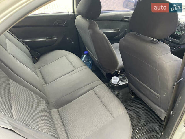 Серый Шевроле Авео, объемом двигателя 1.5 л и пробегом 280 тыс. км за 2750 $, фото 16 на Automoto.ua