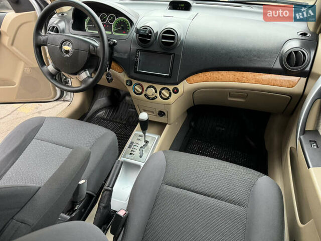 Серый Шевроле Авео, объемом двигателя 1.6 л и пробегом 175 тыс. км за 4350 $, фото 38 на Automoto.ua